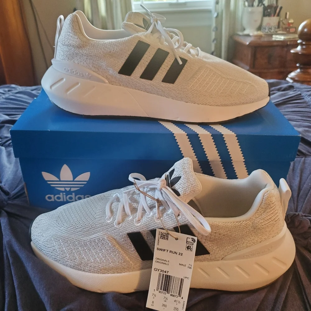 COPY - Adidas Swift Run 22 -Men's- Size 8 (White/Black) - Picture 2 of 13